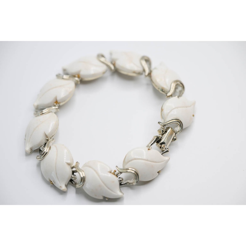 Leaf Link Bracelet 7in White Vintage Silver Tone Botanical